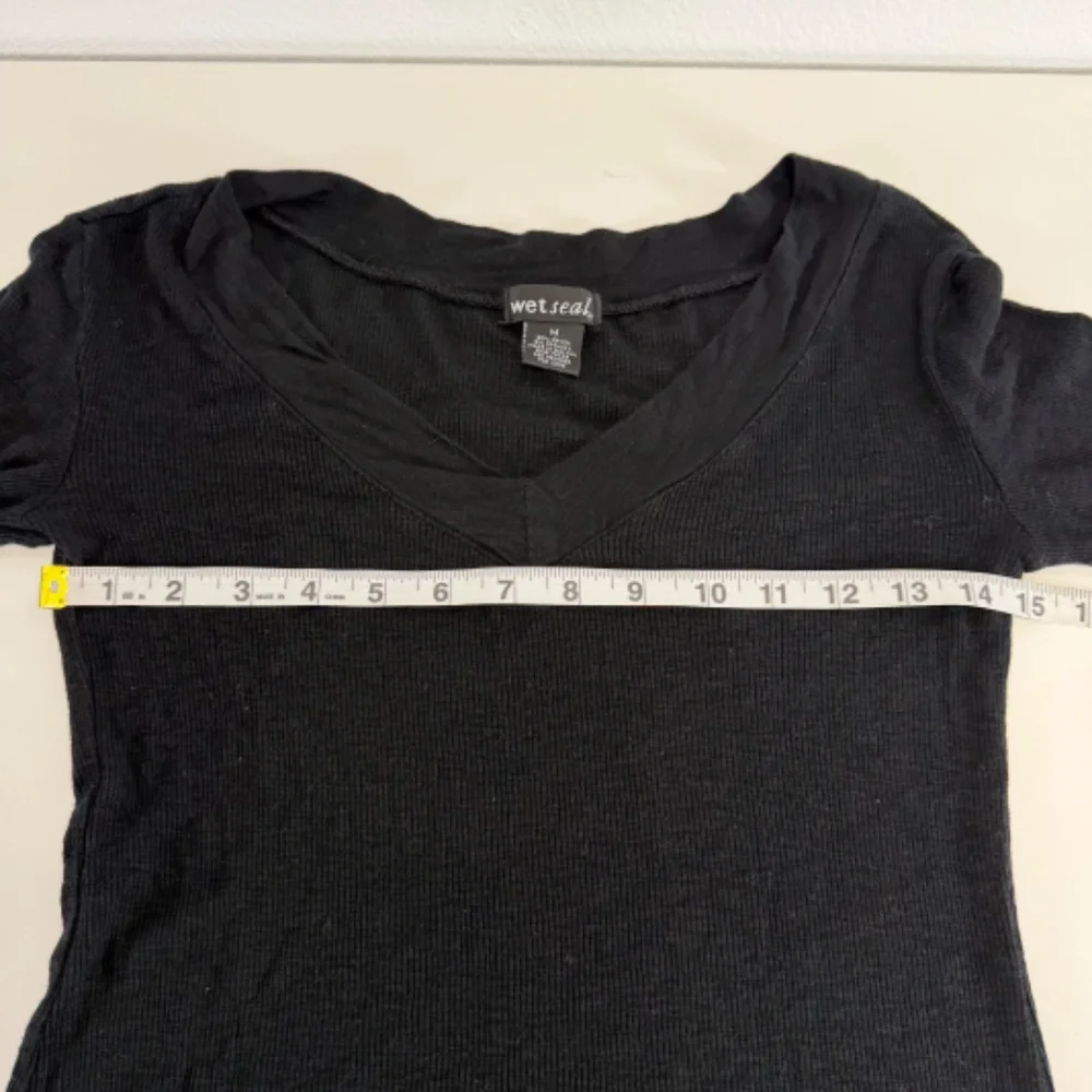 Wet Seal Y2K Ribbed Plunge Deep V-Neck Stretch Long Sleeve Black T-Shirt Size M‎ - Picture 5 of 6